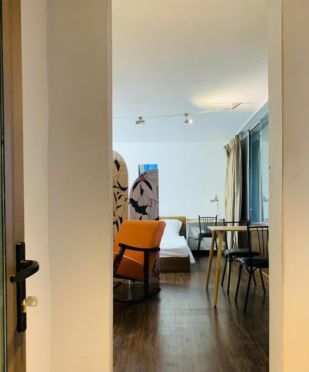 Mhouse Lakeview 5 *